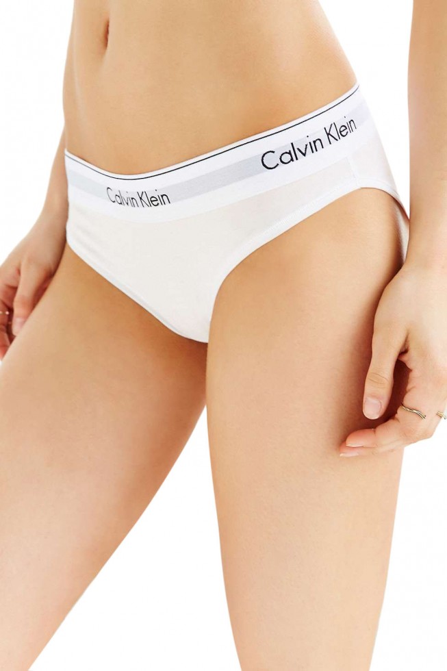 Женский комплект Calvin Klein белый: топ и плавки C02 Женский комплект Calvin Klein белый: топ и плавки C02