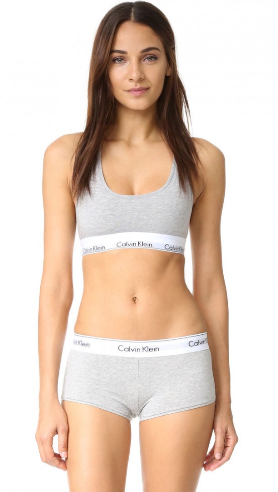 Женский комплект Calvin Klein серый: топ и шортики C13 Женский комплект Calvin Klein серый: топ и шортики C13