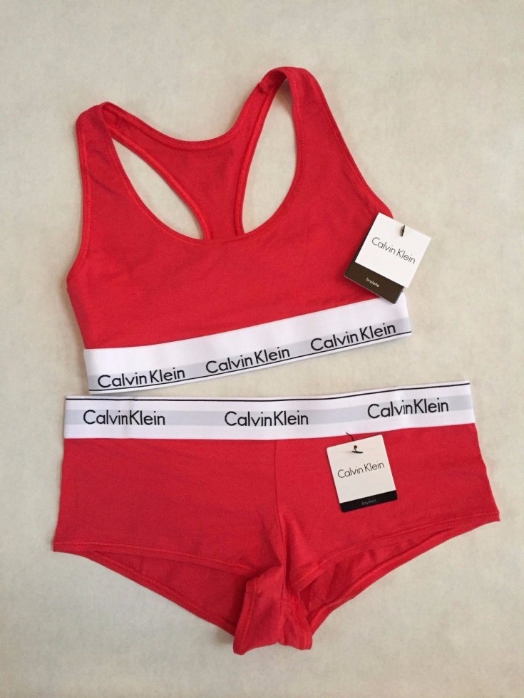 Женский комплект Calvin Klein красный: топ и шортики C15