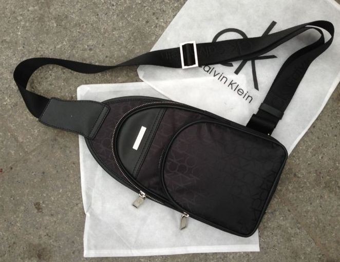 Сумка Calvin Klein через плечо S14 Сумка Calvin Klein через плечо S14