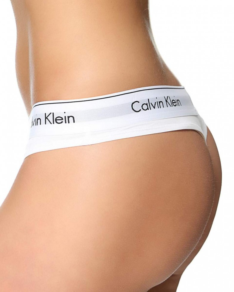 Женские стринги Calvin Klein белые с белой резинкой B046